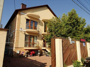 Guest House Abrikos